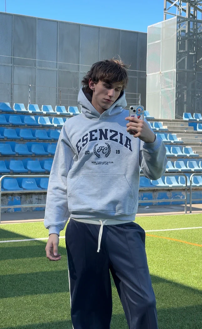 GREY LAUREL HOODIE - Image 2