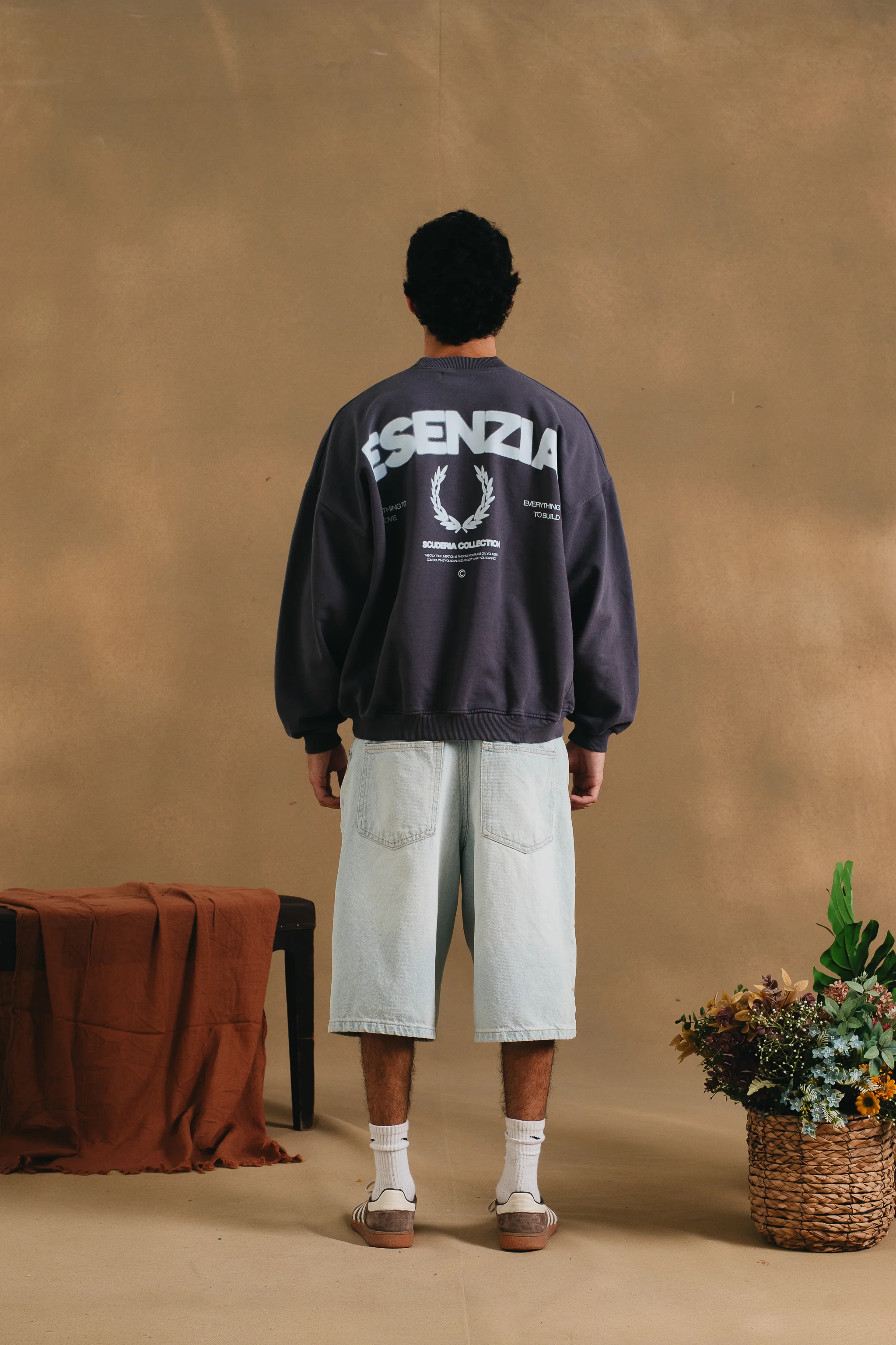LAVA GREY ROYAL CREWNECK - Image 5